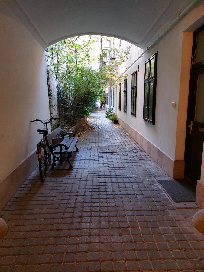 Happy Apartment In The Heart Of Budapest With 2 Rooms Exterior foto
